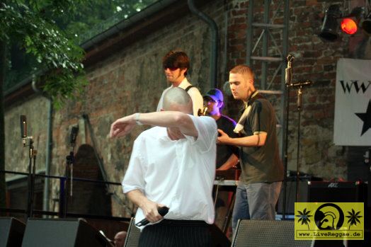 The Hiccups (D) 9. This Is Ska Festival  - Wasserburg, Rosslau 25. Juni 2005 (2).jpg